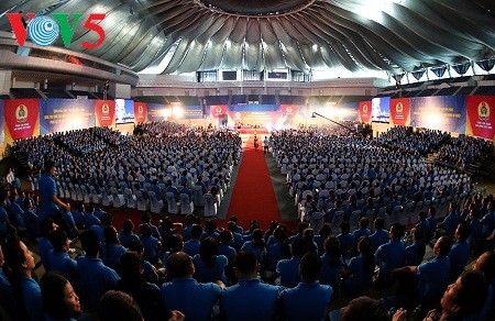 Thủ tướng Nguyễn Xuân Phúc: Quan tâm đến người lao động bằng giải pháp việc làm - ảnh 2